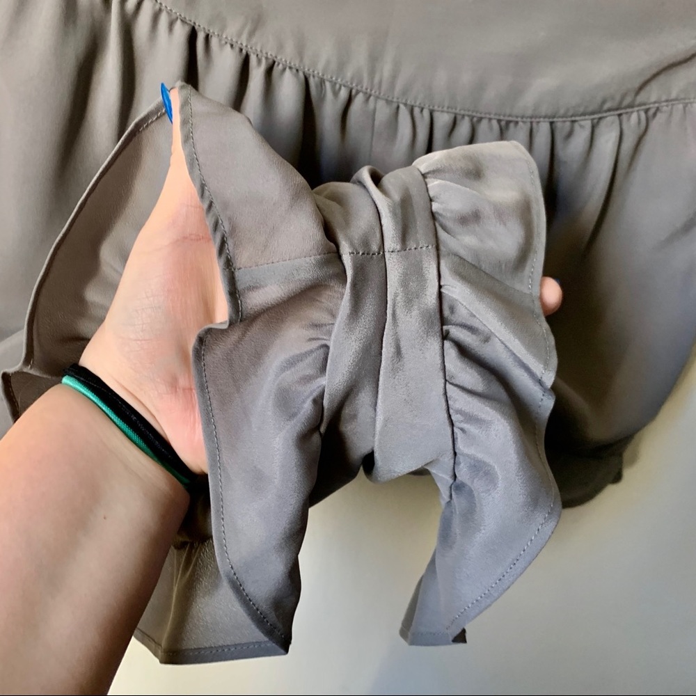 EUC BCBGeneration Ruffle Shorts - Picture 3 of 4